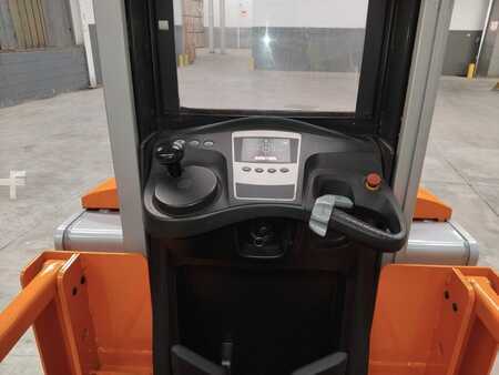 Vertikální vychystávací vozík 2011  Still EK-X (4)