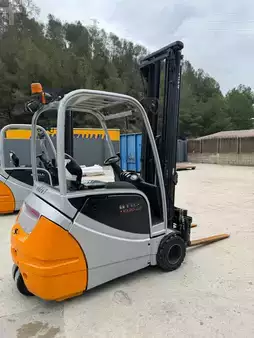 Eléctrica de 4 ruedas  Still RX 20-20 (1)