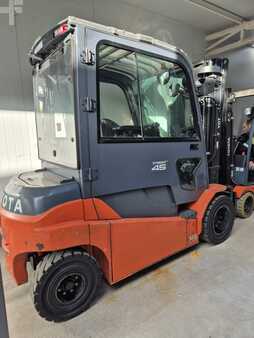 Elektro 4 Rad 2019  Toyota 8FBMT45 (7)