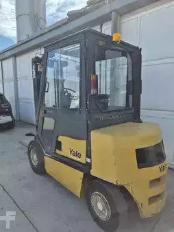 Carretilla elevadora diésel 2002  Yale GDP25RF (2)