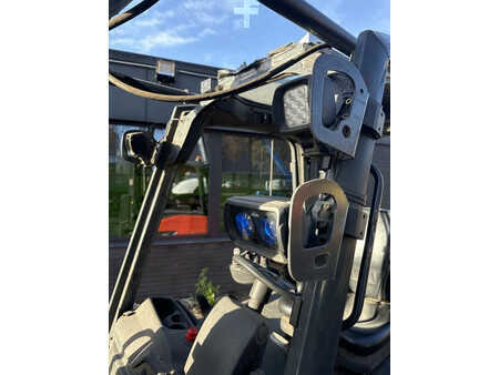 Carrelli elettrici 4 ruote 2017  Linde E16PH (17)