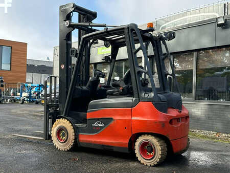 El truck - 4 hjulet 2012  Linde E30-01 (2)