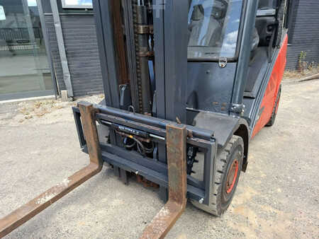 LPG Forklifts 2017  Linde H25T (10)