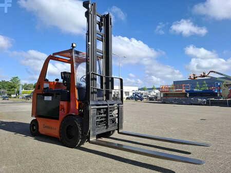 4-wiel elektrische heftrucks 2002  Carer Z65K (2)