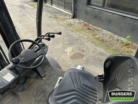 Dieselstapler 2008  Toyota 8FDF25 (5)