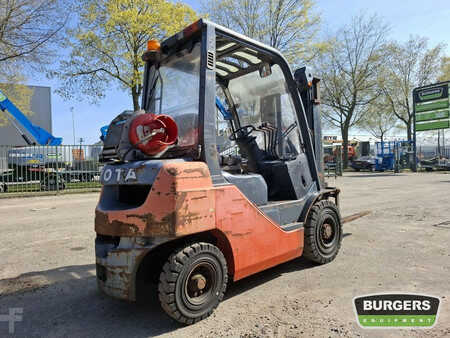 Treibgasstapler 2011  Toyota 02-8FGF20 (3)