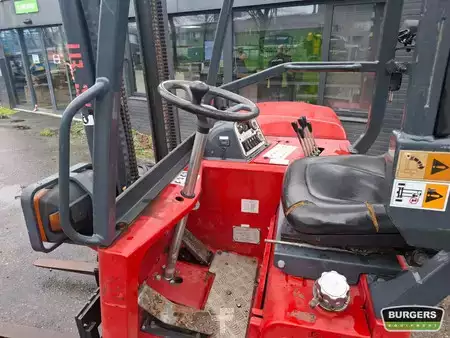 Chariots élévateurs transportables 2011  Moffett M5 25.4 (22)