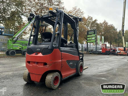Chariots électriques à 4 roues 2018  Linde E30H-01 600 (11)