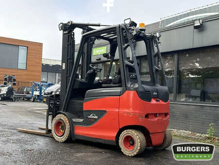 Chariots électriques à 4 roues 2018  Linde E30H-01 600 (9)