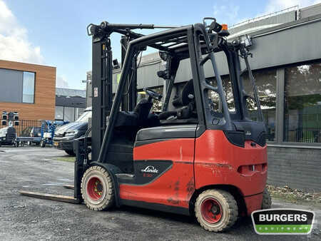 Chariots électriques à 4 roues 2018  Linde E30H-01 600 (2)