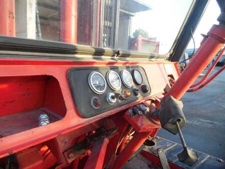 Terrenggående gaffeltruck 1985  Salev semi ruw terrein truck  br 30 br 30 (6)