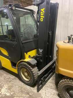 Propane Forklifts 2015  Yale GLP060VXNLSE087 (3)