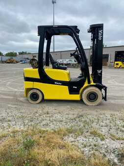 Propane Forklifts 2014  Yale GTP050LXN (2)