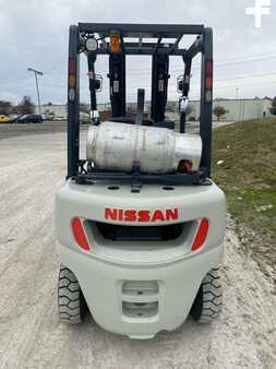 Propane Forklifts 2005  Nissan MPL02A25LV (5)