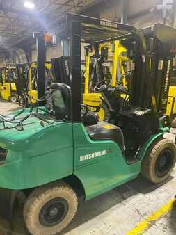 Diesel Forklifts 2016  Mitsubishi FG30N (2)