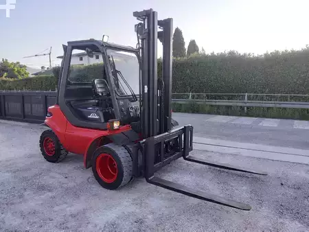 Carrelli elevatori diesel 1997  Linde H40D (1)
