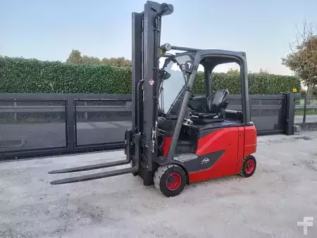 Carrelli elettrici 4 ruote 2014  Linde E20PHL-02 (1)