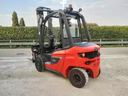 Carrelli elevatori diesel 2021  Linde H30D-01 (1)