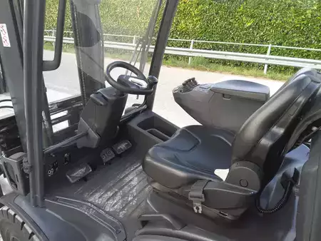 Carrelli elevatori diesel 2021  Linde H30D-01 (8)