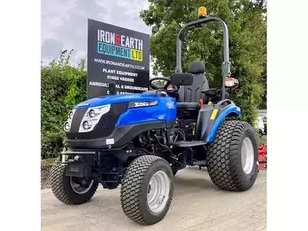 Chariots tracteurs - Solis 26 HST Compact Tractor (1)