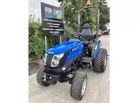 Chariots tracteurs - Solis 26 HST Compact Tractor (3)