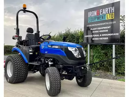 Chariots tracteurs - Solis 26 HST Compact Tractor (4)