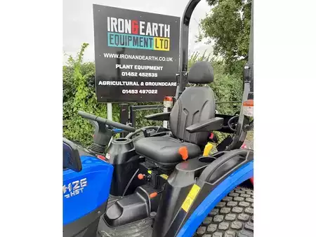 Chariots tracteurs - Solis 26 HST Compact Tractor (6)