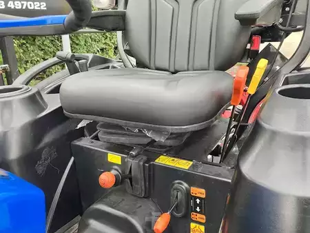 Chariots tracteurs - Solis 26 HST Compact Tractor (9)