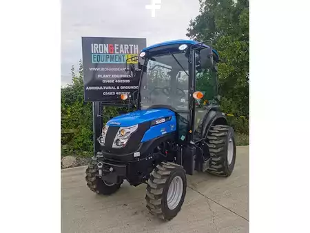 Chariots tracteurs - Solis 26 HST CAB Compact Tractor (1)