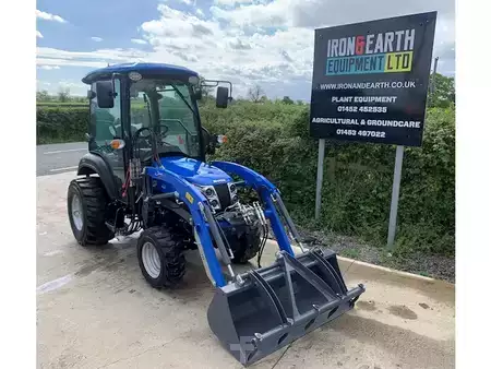 Chariots tracteurs - Solis 26 HST CAB Compact Tractor (16)