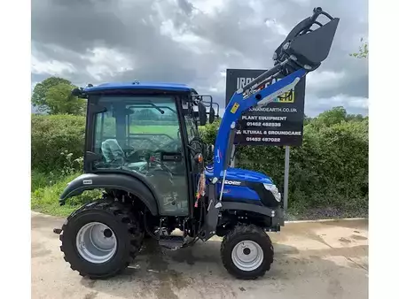 Chariots tracteurs - Solis 26 HST CAB Compact Tractor (17)