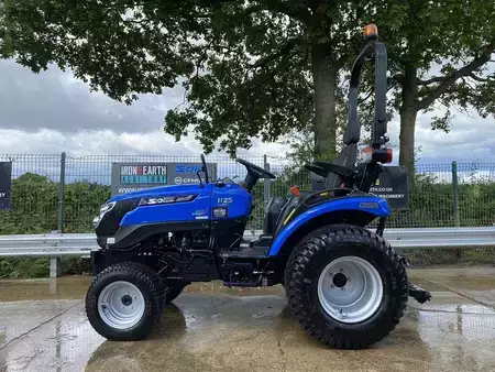 Chariots tracteurs - Solis H26 HST Extra (1)