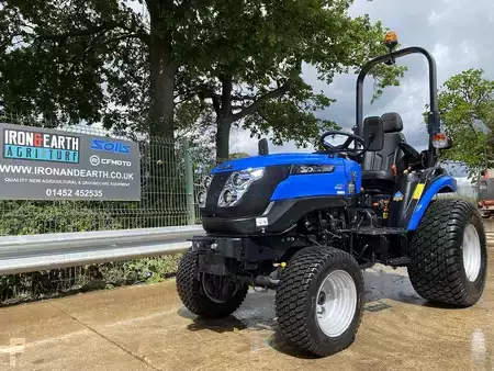 Chariots tracteurs - Solis H26 HST Extra (4)