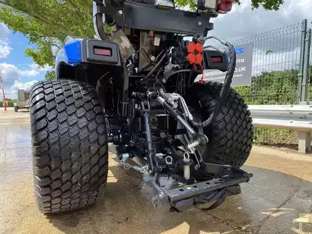 Chariots tracteurs - Solis H26 HST Extra (6)