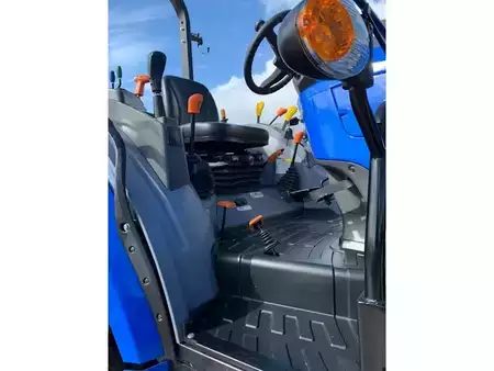 Chariots tracteurs - Solis S50 Shuttle XL 4WD ROPS Compact Tractor (14)