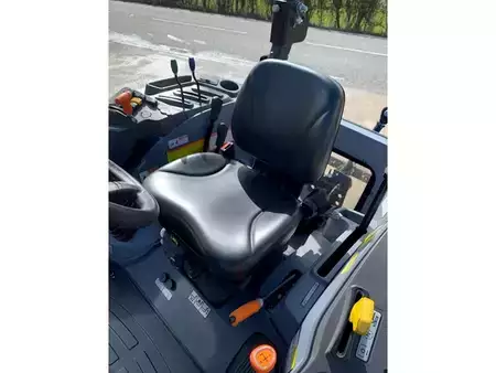 Chariots tracteurs - Solis S50 Shuttle XL 4WD ROPS Compact Tractor (15)