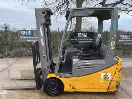 Dieselový VZV 2016  Jungheinrich EFG 220 Forklift (1)