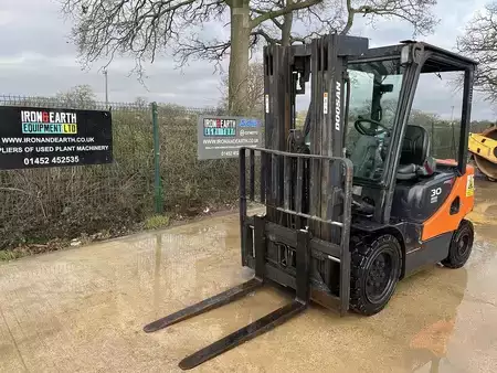 Carrelli elevatori diesel 2014  Doosan D30S-5 Forklift (2)