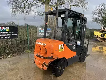 Carrelli elevatori diesel 2014  Doosan D30S-5 Forklift (6)