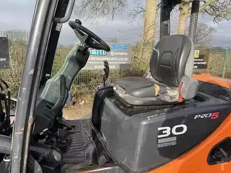 Carrelli elevatori diesel 2014  Doosan D30S-5 Forklift (9)