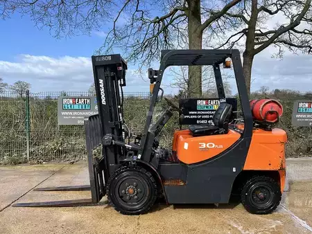 Dieselový VZV 2018  Doosan G30GP Forklift (1)