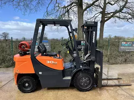 Dieselový VZV 2018  Doosan G30GP Forklift (4)