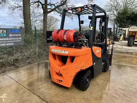 Dieselový VZV 2018  Doosan G30GP Forklift (6)