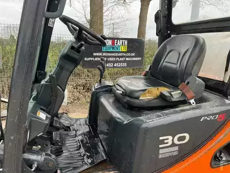 Carrelli elevatori diesel 2014  Doosan D30S-5 Forklift (9)