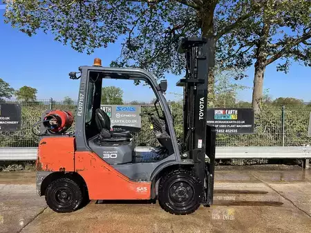 Dieseltrukki 2017  Toyota 02-8FGF30 Forklift (4)