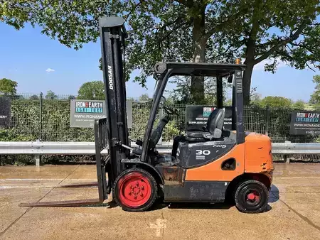 Carrelli elevatori diesel 2013  Doosan D30S-5 Forklift (1)