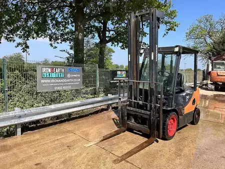 Carrelli elevatori diesel 2013  Doosan D30S-5 Forklift (2)