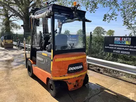 Carrelli elevatori diesel 2016  Doosan B25X-5 Forklift (3)