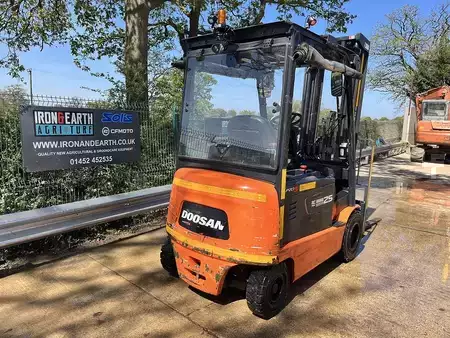 Carrelli elevatori diesel 2016  Doosan B25X-5 Forklift (6)