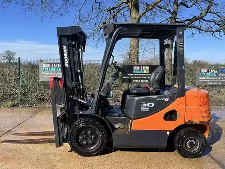 Dieselový VZV 2013  Doosan D30S-5 Forklift (1)